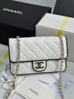 QUILTED FLAP BAG WITH BLACK TRIM 19 IN WHITE LAMBSKIN - Image 15