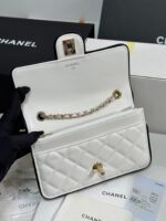 QUILTED FLAP BAG WITH BLACK TRIM 19 IN WHITE LAMBSKIN - Image 16