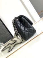 CC SMALL 17 FLAP BAG IN BLACK CALFSKIN - Image 18