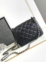 CC SMALL 17 FLAP BAG IN BLACK CALFSKIN - Image 11