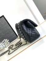 CC SMALL 20 FLAP BAG IN BLACK CALFSKIN - Image 8