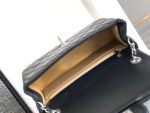 CC SMALL 20 FLAP BAG IN BLACK CALFSKIN - Image 18