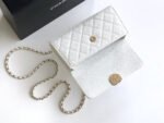 CHANEL 25S KELLY BAG 18 IN WHITE CAVIAR LEATHER WITH GOLD HARDWARE - Image 9