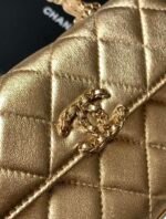 CHANEL 25S KELLY BAG 18 IN GOLD METALLIC LAMBSKIN WITH GOLD HARDWARE - Image 11