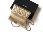 CHANEL 25S KELLY BAG 18 IN GOLD METALLIC LAMBSKIN WITH GOLD HARDWARE - Image 7