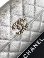 CHANEL 25S KELLY BAG 18 IN SILVER CAVIAR LEATHER WITH GOLD HARDWARE STYLE 2 - Image 2