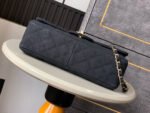 CHANEL 25S CLASSIC FLAP 26 CM IN GUNMETAL BLACK CANVAS EMBROIDERED MOTIF WITH GOLD HARDWARE - Image 5