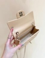 CHANEL 25S FLAP BAG 20 CM IN LIGHT BEIGE LAMBSKIN WITH GOLD HARDWARE - Image 7