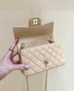 CHANEL 25S FLAP BAG 20 CM IN LIGHT BEIGE LAMBSKIN WITH GOLD HARDWARE - Image 6