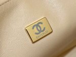 CHANEL 25S FLAP BAG 17 CM IN LIGHT BEIGE LAMBSKIN WITH GOLD HARDWARE - Image 17