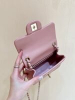 CHANEL 25S FLAP BAG 17 CM IN LIGHT PINK LAMBSKIN WITH GOLD HARDWARE - Image 18