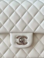 CHANEL 25S CLASSIC FLAP BAG 25 CM IN WHITE LAMBSKIN WITH SILVER HARDWARE - Image 2