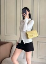 CHANEL 25S CLASSIC FLAP BAG 25 CM IN LIGHT YELLOW LAMBSKIN WITH GOLD HARDWARE - Image 5