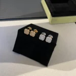 CLOVER MINI DIAMOND STUD EARRINGS - Gold