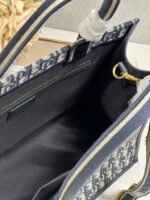 CD MEDIUM BOOK TOTE 36 BLUE OBLIQUE EMBROIDERY - Image 16