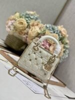MINI LADY 17 BUTTERFLY STUD WHITE LAMBSKIN - Image 2