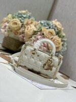 SMALL LADY D-JOY 22 BUTTERFLY STUD WHITE LAMBSKIN - Image 11