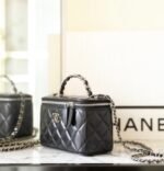 CC VANITY CASE 17 BLACK LAMBSKIN SILVER HARDWARE - Image 4