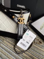 CC MEDIUM 20 HOBO BAG IN WHITE MIX BLACK CALFSKIN WITH STRAP - Image 12