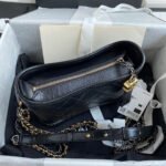 CC GABRIELLE MINI 20 HOBO BAG IN BLACK CALFSKIN - Image 5