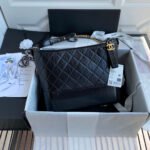CC GABRIELLE MEDIUM 28 HOBO BAG IN BLACK CALFSKIN - Image 2
