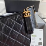 CC GABRIELLE MEDIUM 28 HOBO BAG IN BLACK CALFSKIN - Image 3