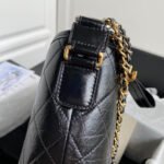 CC GABRIELLE MEDIUM 28 HOBO BAG IN BLACK CALFSKIN - Image 17