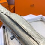 KELLY CUT 31 IN PEARL GRAY ALLIGATOR LEATHER WITH SILVER HARDWARE - Image 8