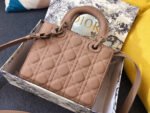 MEDIUM LADY 20 BAG IN CAMEL BROWN CALFSKIN - Image 3