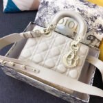 MEDIUM LADY 20 BAG IN WHITE CALFSKIN - Image 10