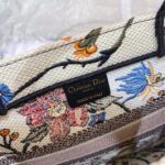 MEDIUM BOOK TOTE BAG 36 IN BEIGE COTTON WITH MULTICOLOR EMBROIDERY - Image 11