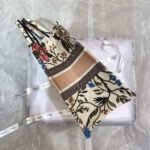 MEDIUM BOOK TOTE BAG 36 IN BEIGE COTTON WITH MULTICOLOR EMBROIDERY - Image 5