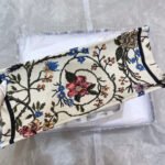 MEDIUM BOOK TOTE BAG 36 IN BEIGE COTTON WITH MULTICOLOR EMBROIDERY - Image 6