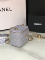 CC MINI 11 VANITY CHAIN IN LIGHT GREY CALFSKIN GOLD HARDWARE - Image 2