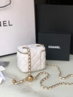 CC MINI 11 VANITY CHAIN IN WHITE CALFSKIN GOLD HARDWARE - Image 3