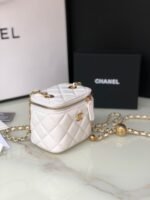 CC MINI 11 VANITY CHAIN IN WHITE CALFSKIN GOLD HARDWARE - Image 2
