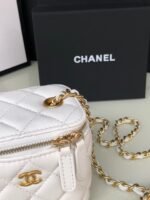CC MINI 11 VANITY CHAIN IN WHITE CALFSKIN GOLD HARDWARE - Image 17