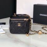 CC MINI 11 VANITY CHAIN IN BLACK CALFSKIN GOLD HARDWARE - Image 10