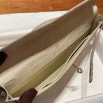 KELLY CUT 31 IN WHITE CREAM ALLIGATOR LEATHER WITH GOLD HARDWARE - Image 9