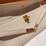 KELLY CUT 31 IN WHITE CREAM ALLIGATOR LEATHER WITH GOLD HARDWARE - Image 12