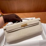 KELLY CUT 31 IN WHITE CREAM ALLIGATOR LEATHER WITH GOLD HARDWARE - Image 10