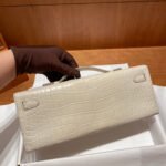KELLY CUT 31 IN WHITE CREAM ALLIGATOR LEATHER WITH GOLD HARDWARE - Image 14