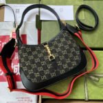 JACKIE 1961 SHOULDER BAG 28 IN BLACK YELLOW DENIM AND BLACK CALFSKIN TRIM GOLD HARDWARE - Image 10