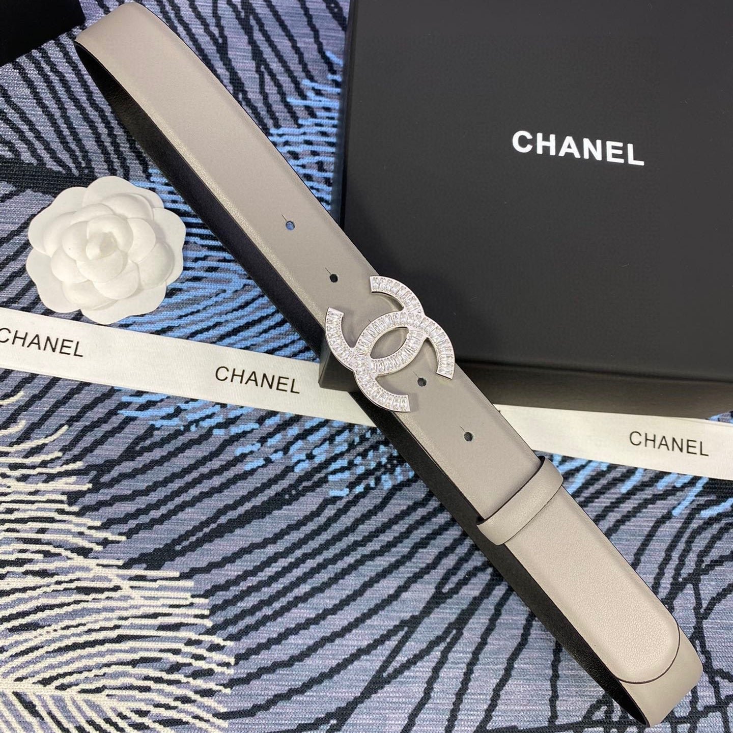 20220527_i1653661649_1202_5_jpg CHANEL 25S BELT 30 MM IN GREY CALFSKIN WITH SILVER HARDWARE 615093 - Image 1