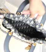 LADY 24 BASKET BAG IN BLACK OBLIQUE JACQUARD MIX BEIGE WICKER - Image 15