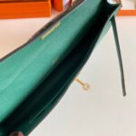 KELLY CUT 31 IN GREEN FOREST CALFSKIN WITH GOLD HARDWARE - Image 6
