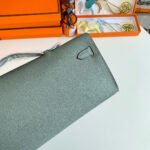 KELLY CUT 31 IN SEAFOAM GREEN CALFSKIN WITH GOLD HARDWARE - Image 6
