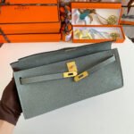 KELLY CUT 31 IN SEAFOAM GREEN CALFSKIN WITH GOLD HARDWARE - Image 10