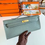 KELLY CUT 31 IN SEAFOAM GREEN CALFSKIN WITH GOLD HARDWARE - Image 12