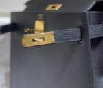 KELLY 28CM IN NOIR EPSOM CALFSKIN GOLD HARDWARE - Image 8
